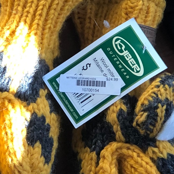 NWT!  Kyber Outerwear Wool Hat/Mitten Leopard Set - Picture 7 of 12